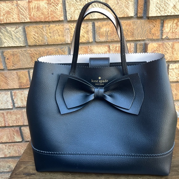 Kate Spade ♠️ Black Leather Handbag and matching wallet - Picture 2 of 14